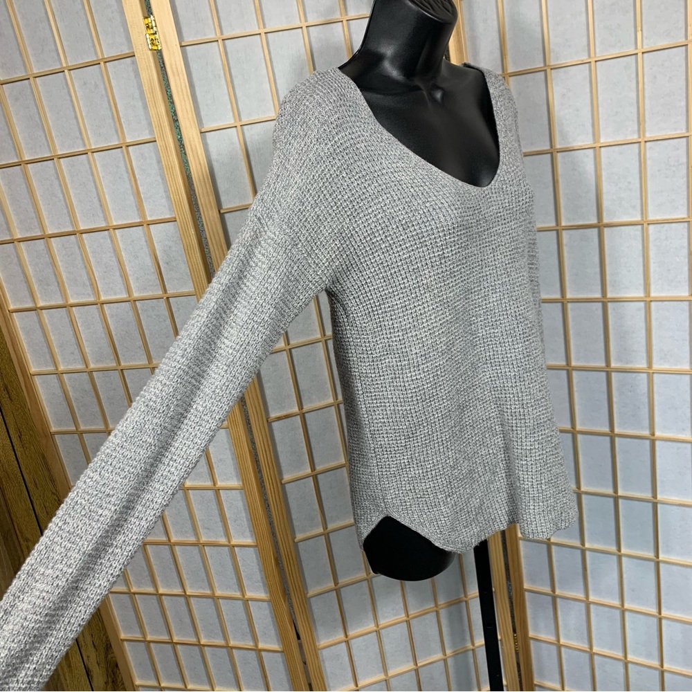 Size Small Wilfred Free Waffle Knit Wool Sweater in light grey